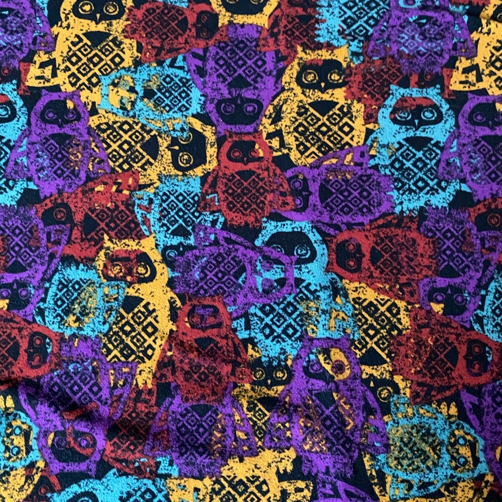 LulaRoe Perfect T - Picture 2 of 4
